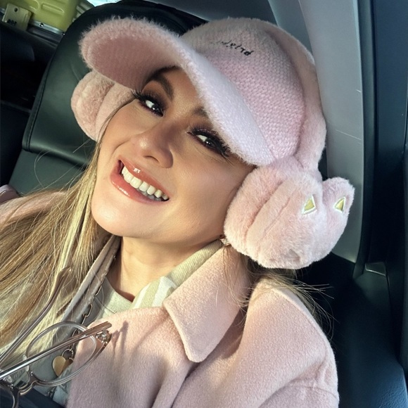 Meet your Posher, Jinky - Picture 1 of 1